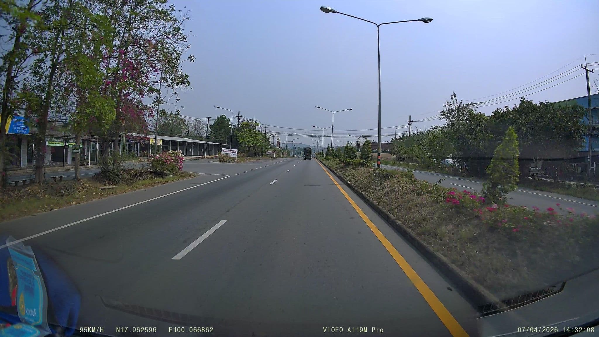 Street view near ตึกยิ้มแมนชั่น, Den Chai — © ThailandCambodia (CC BY-SA · Mapillary)