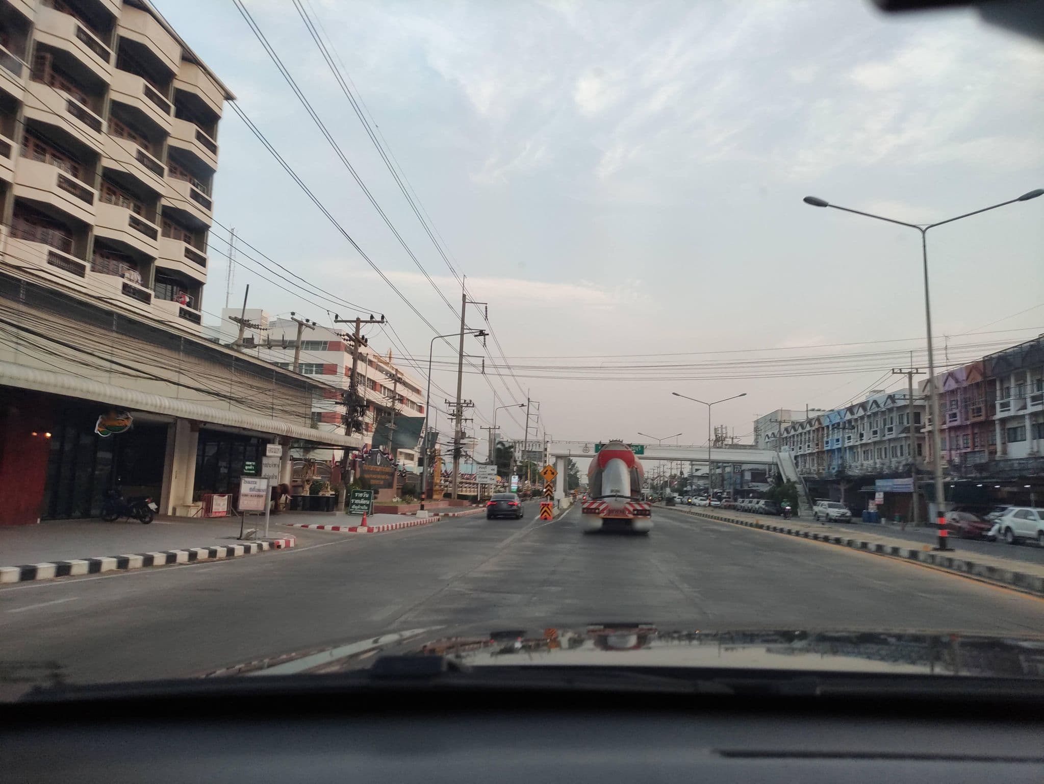 Street view near ซิตี้ เพลส, Lop Buri — © kasetitkml_pipitchai (CC BY-SA · Mapillary)