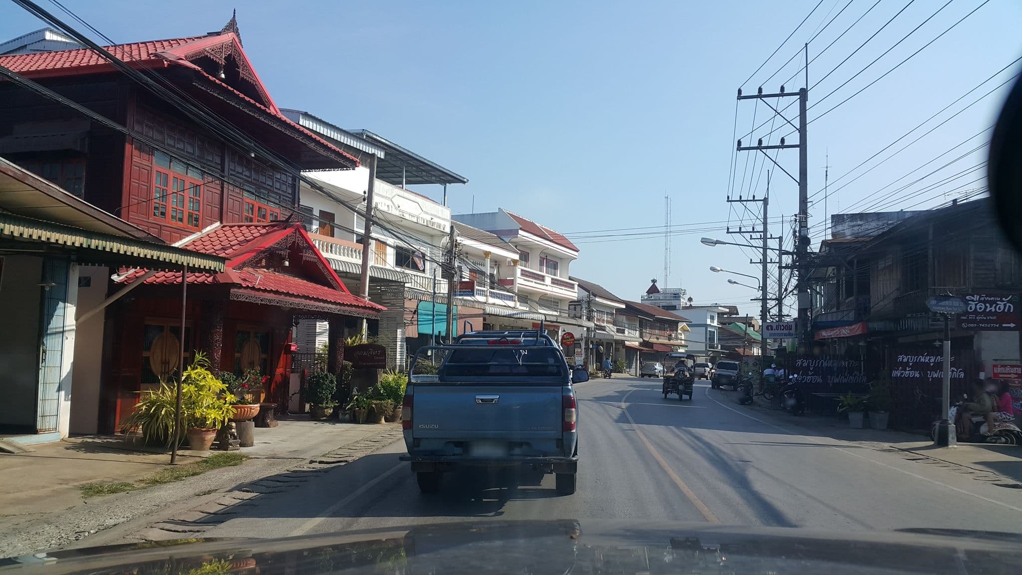 Street view near Chalongthip @ chiang khan, Loei — © jrcarlsen (CC BY-SA · Mapillary)