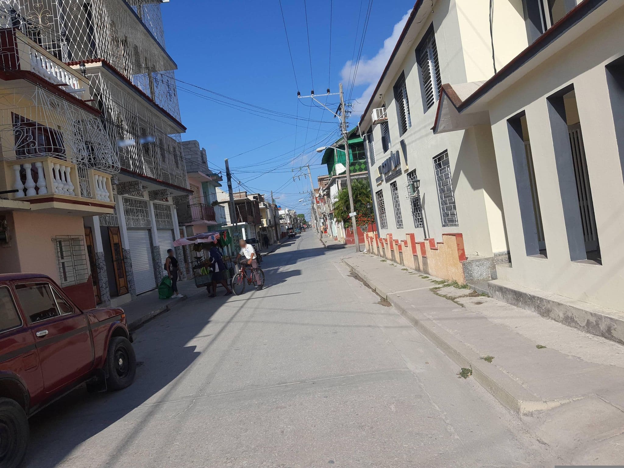 Street view near CASA DE ODELKIS, Holguín