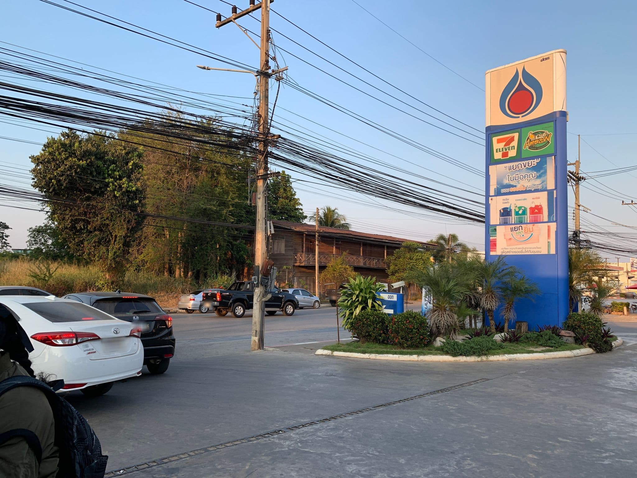 Street view near Phutawan Hotel, Loei — © balthus_mc (CC BY-SA · Mapillary)