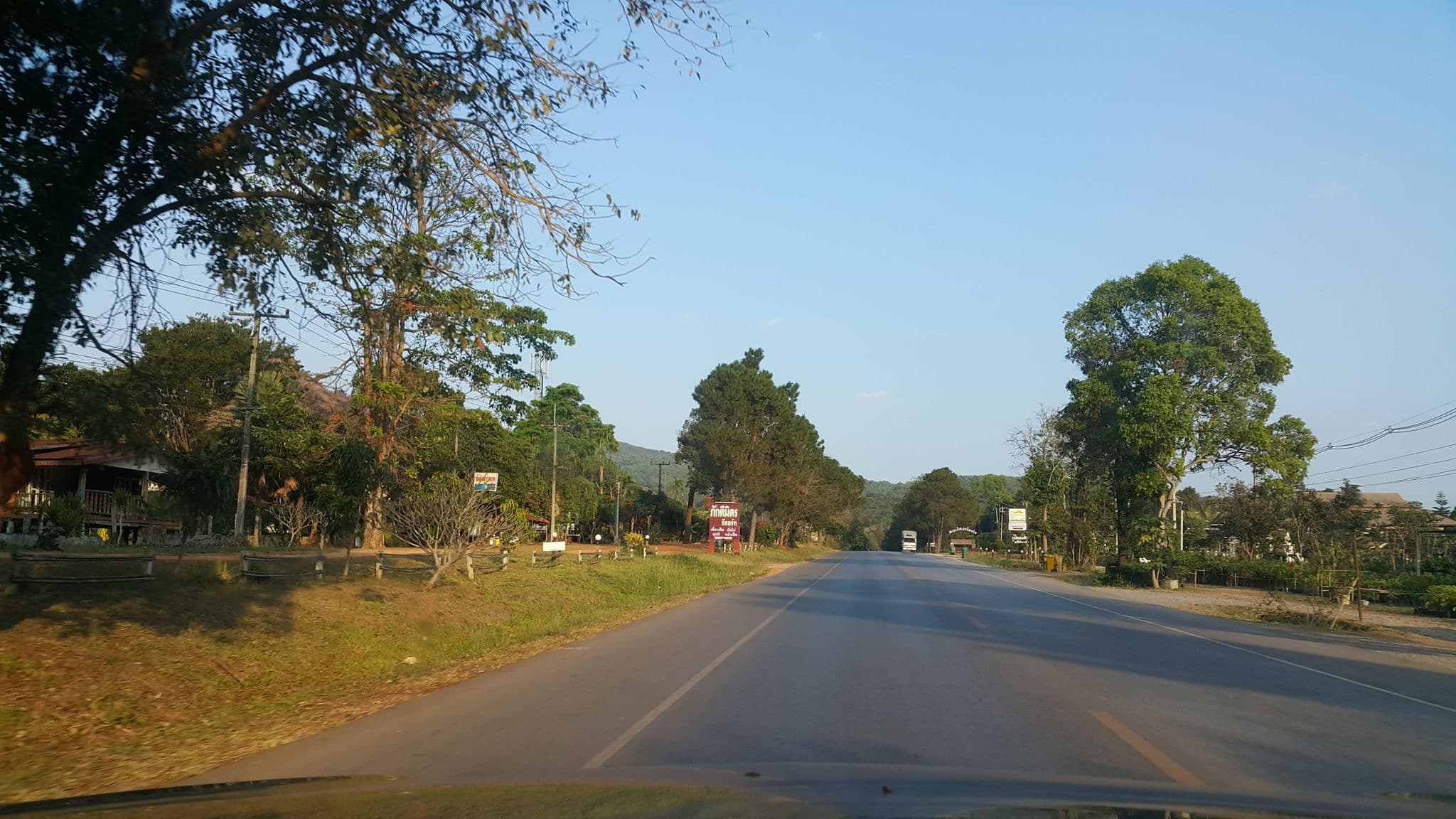 Street view near รุจิรินทร์บ้านพัก, Loei — © jrcarlsen (CC BY-SA · Mapillary)
