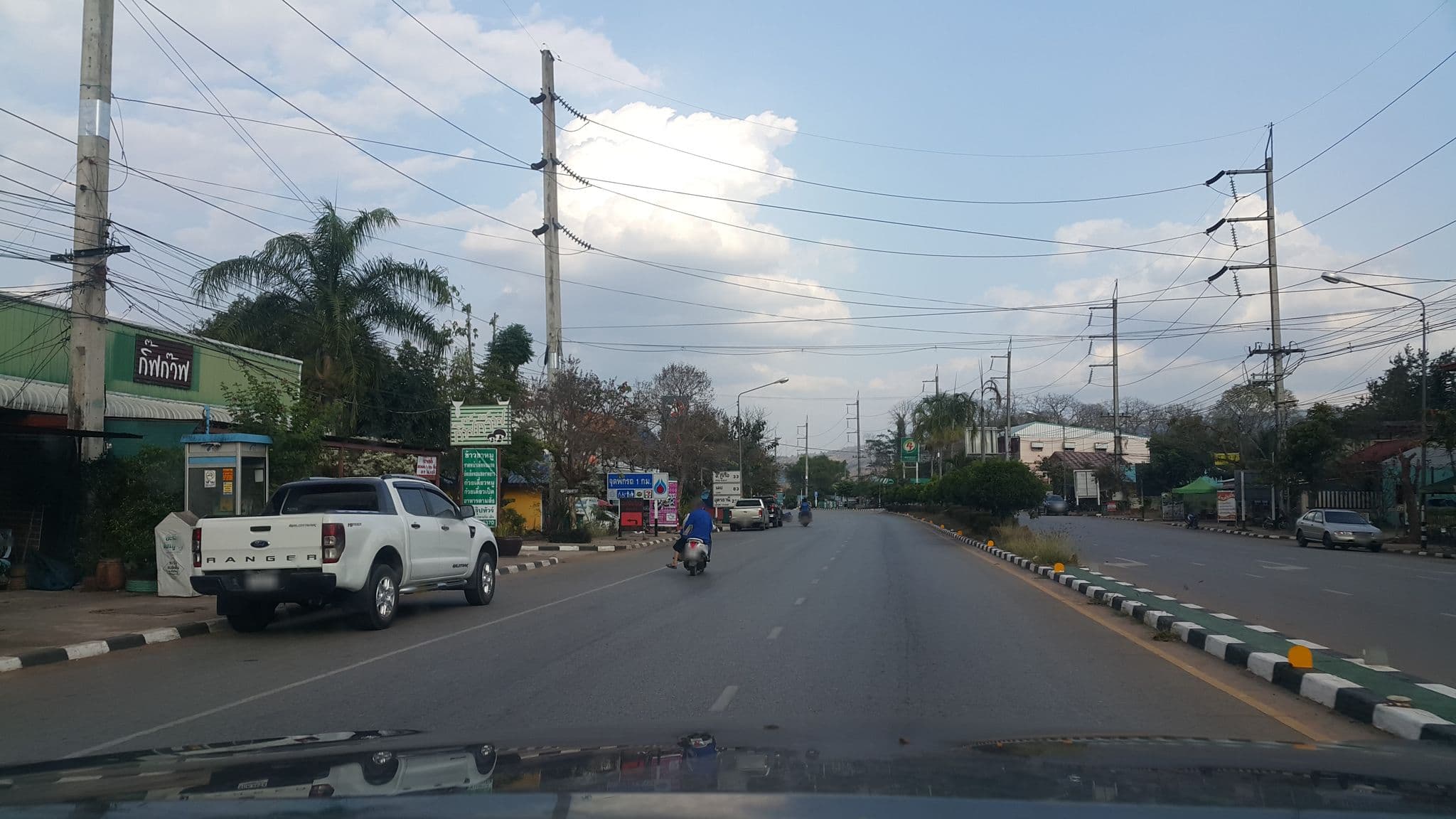 Street view near SB Resort Hotel, Ban I Loet — © jrcarlsen (CC BY-SA · Mapillary)
