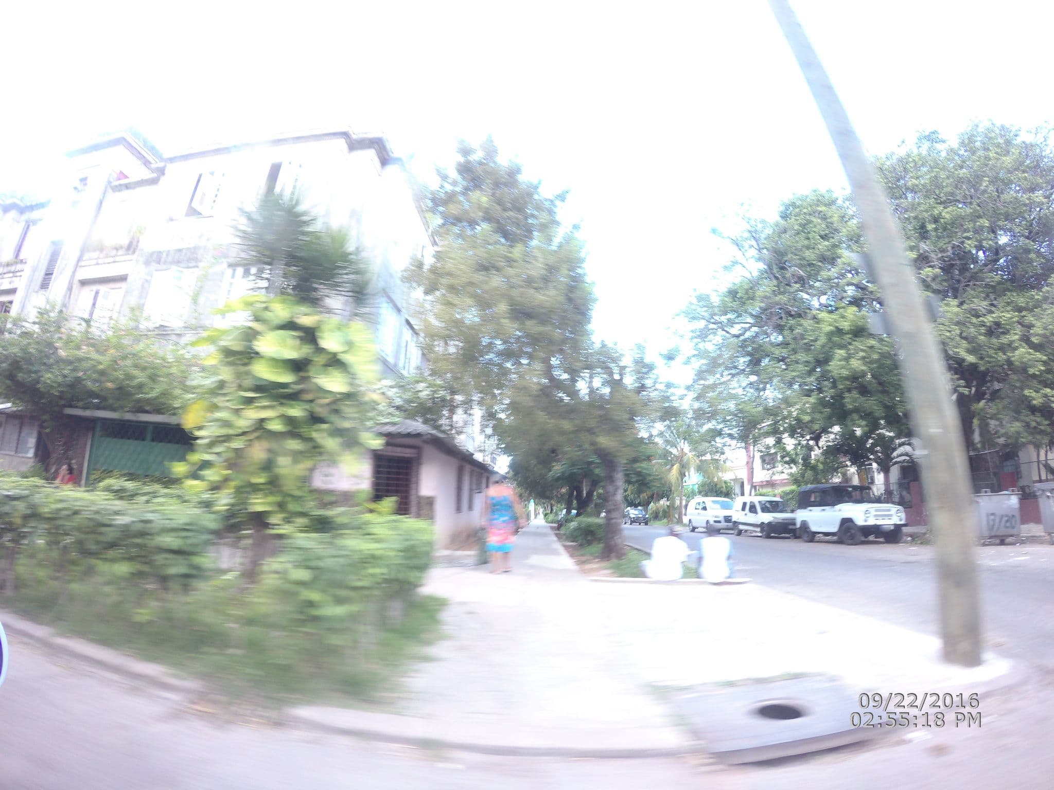 Street view near Reserva Ale, Vedado