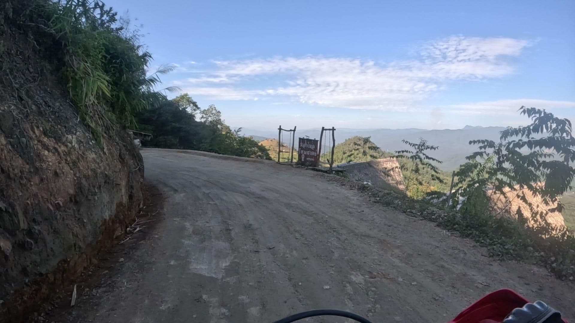 Street view near หลงใหลโฮมสเตย์ม่อนเงาะ, Pai — © julcnx (CC BY-SA · Mapillary)