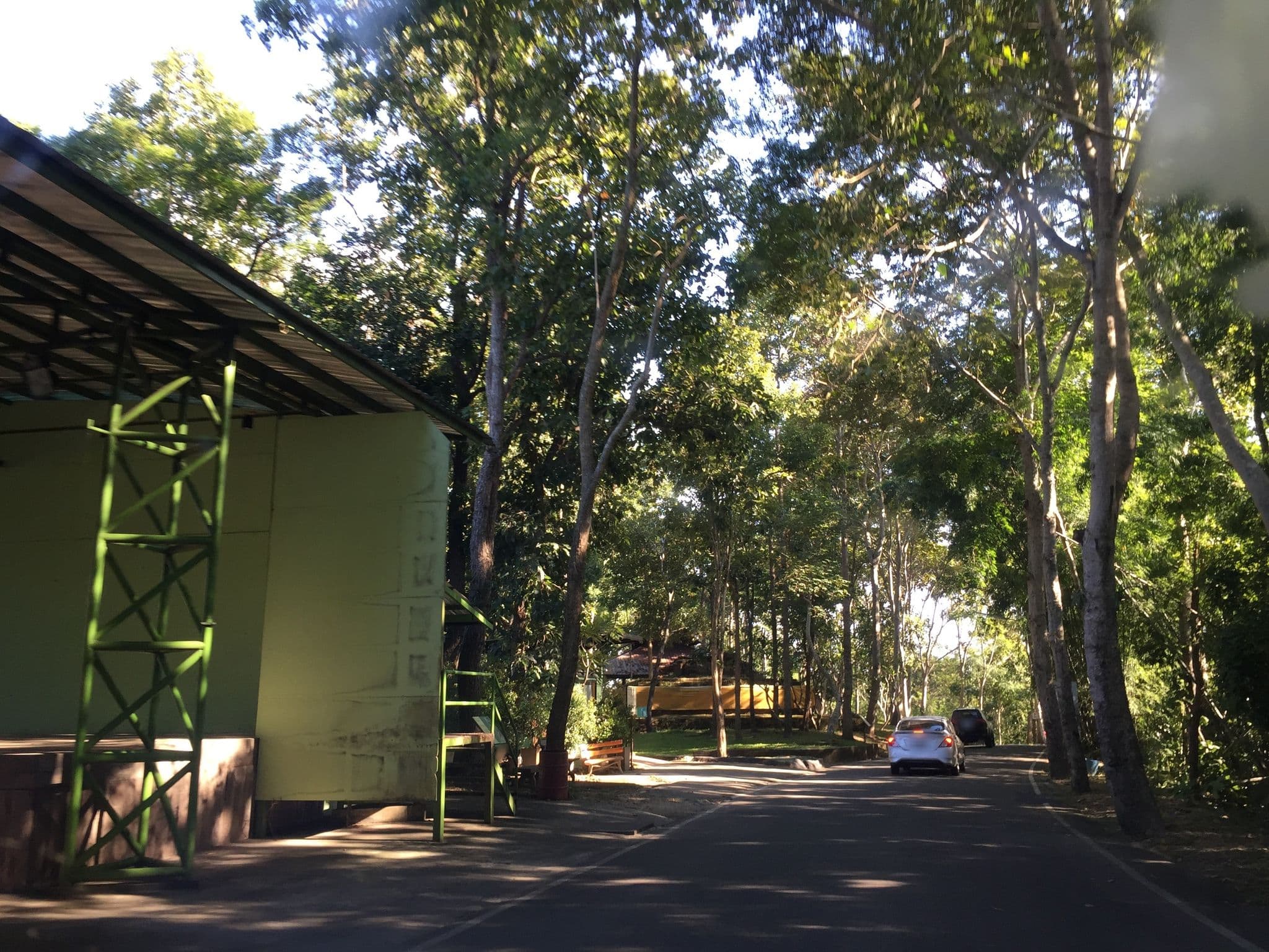 Street view near Yantarasri Boutique Hotel, Chiang Mai — © kyoko (CC BY-SA · Mapillary)