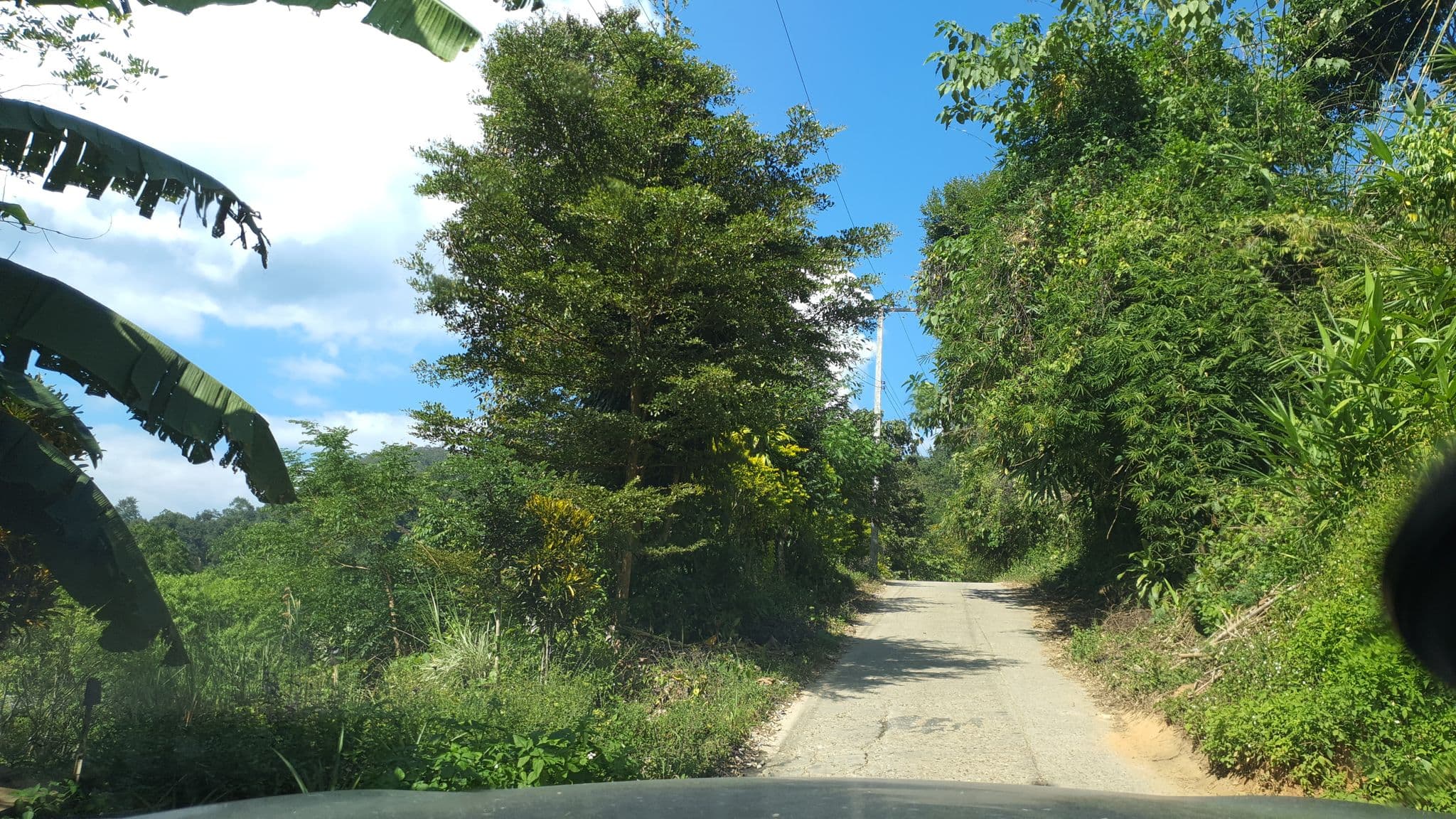 Street view near Baan Anatta Resort @ Mae Tang, Pai — © jrcarlsen (CC BY-SA · Mapillary)