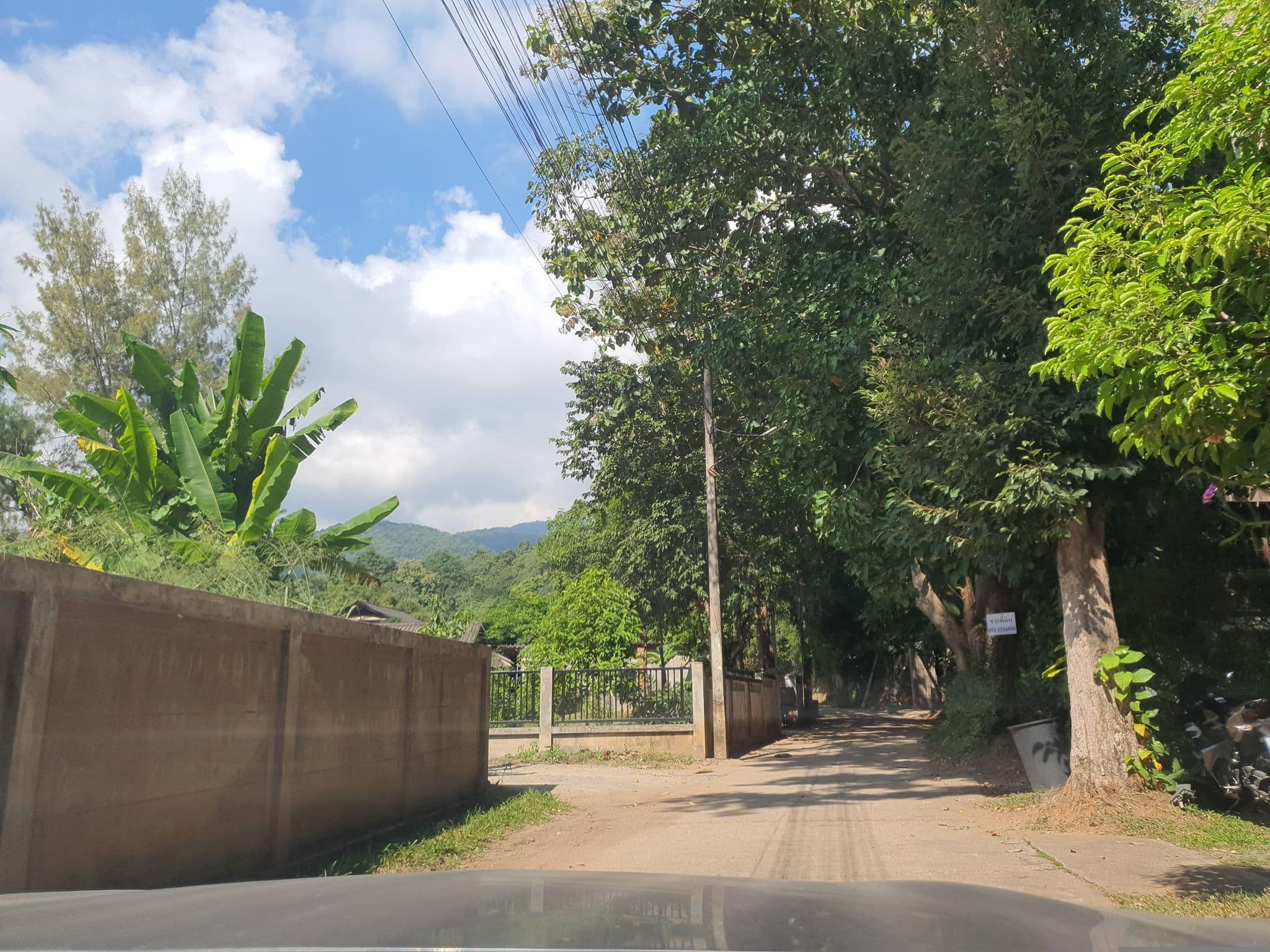 Street view near Reiz - Private Residence, Chiang Mai — © jrcarlsen (CC BY-SA · Mapillary)