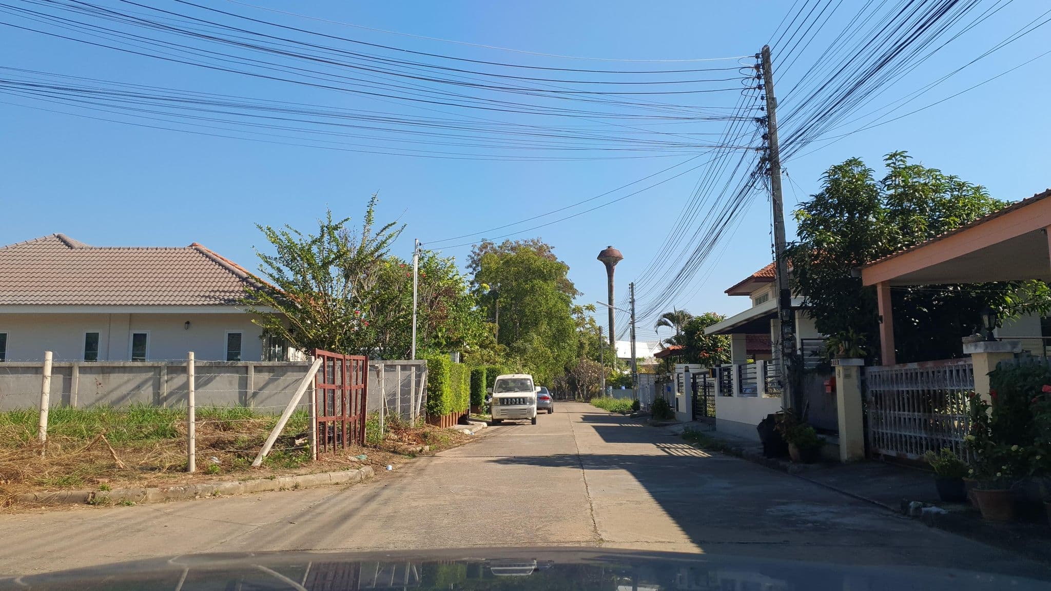 Street view near Niice's Slaapkamer ", Hang Dong — © jrcarlsen (CC BY-SA · Mapillary)