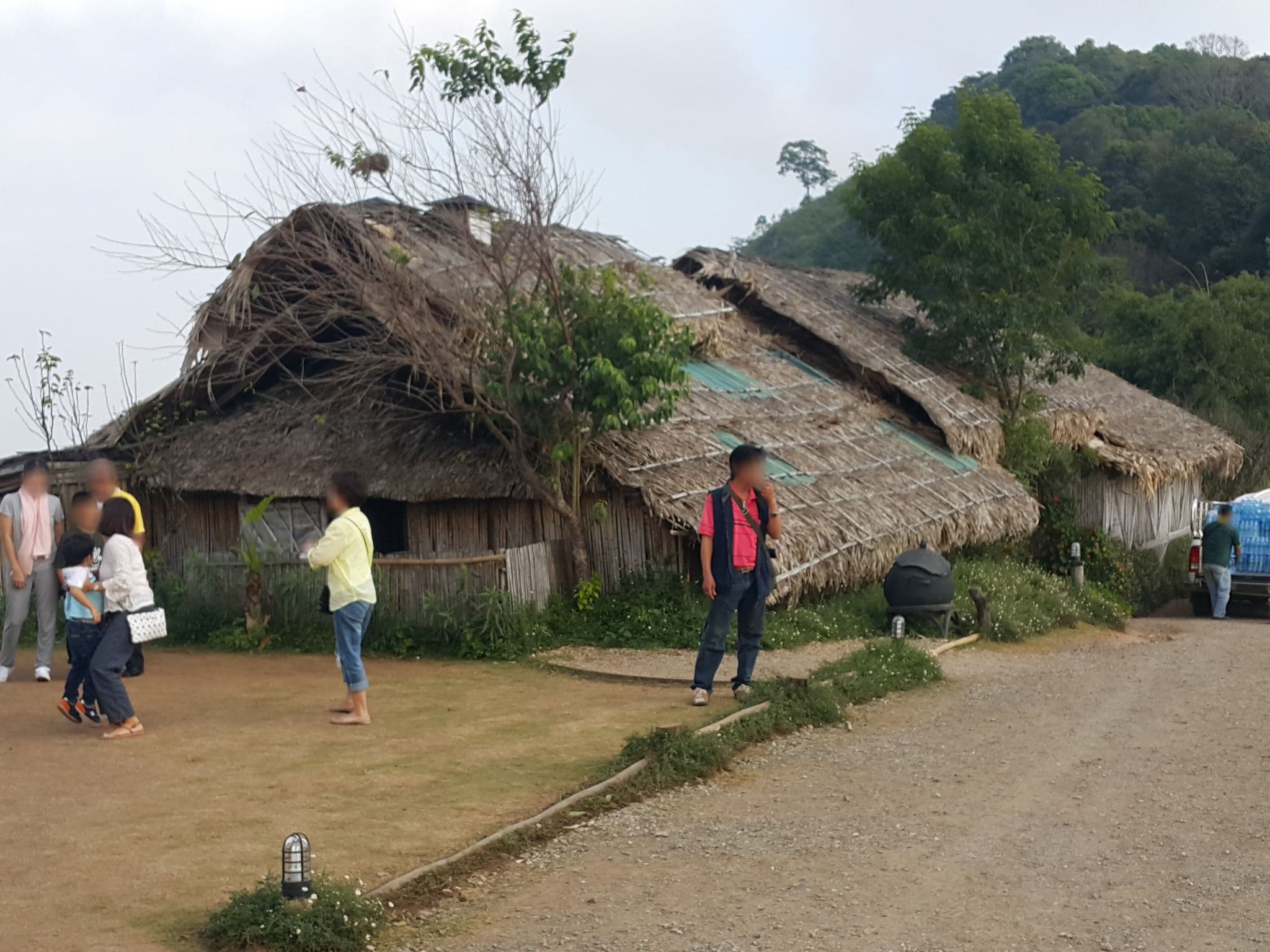 Street view near Mhong Loadge, Chiang Mai — © jrcarlsen (CC BY-SA · Mapillary)