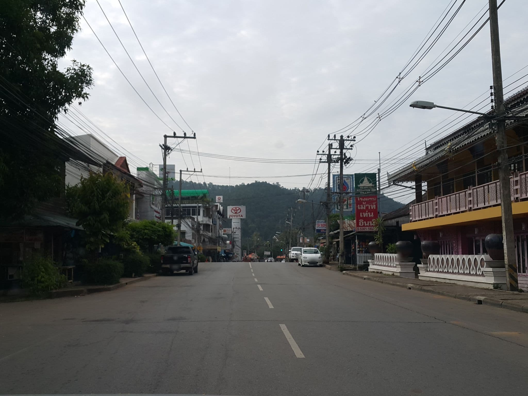 Street view near Mae Hong Son Mountain Inn, Mae Hong Son — © jrcarlsen (CC BY-SA · Mapillary)