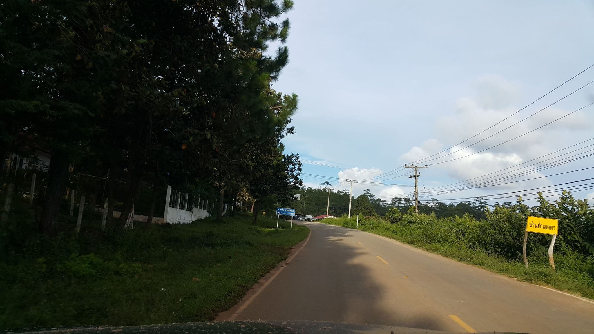 Street view near Musikee Eco Lodge, Pai — © jrcarlsen (CC BY-SA · Mapillary)