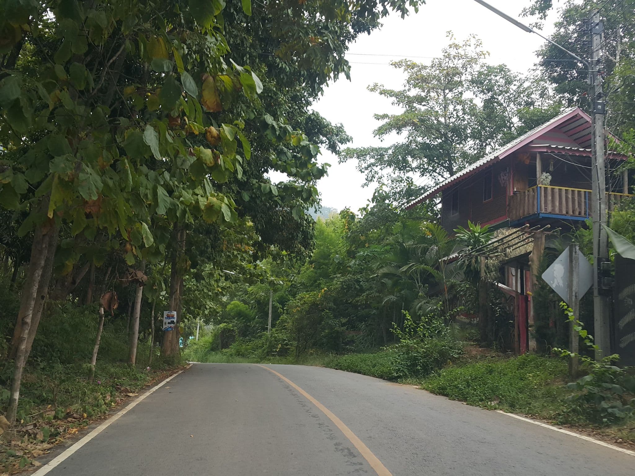 Street view near Baankatisod @pai, Pai — © jrcarlsen (CC BY-SA · Mapillary)