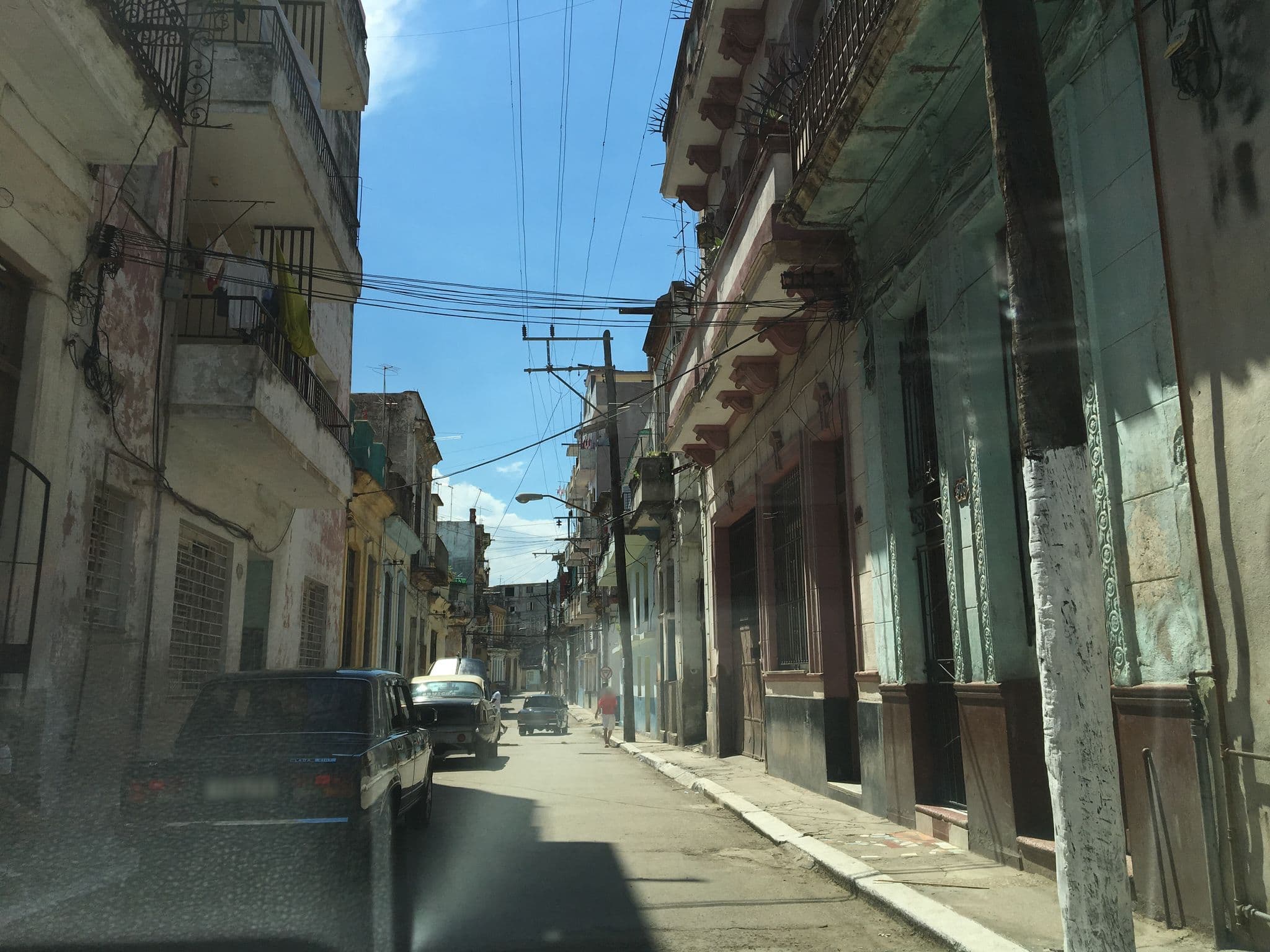 Street view near Havana Golden View, La Habana Vieja