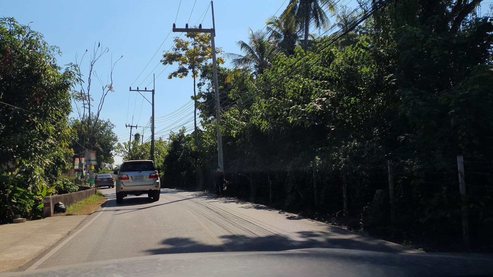 Street view near เฮือนเก่า รีสอร์ท, Hang Dong — © jrcarlsen (CC BY-SA · Mapillary)