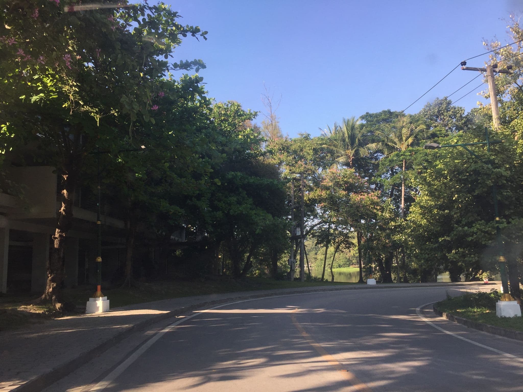 Street view near Angkaew Hostel, Chiang Mai — © kyoko (CC BY-SA · Mapillary)
