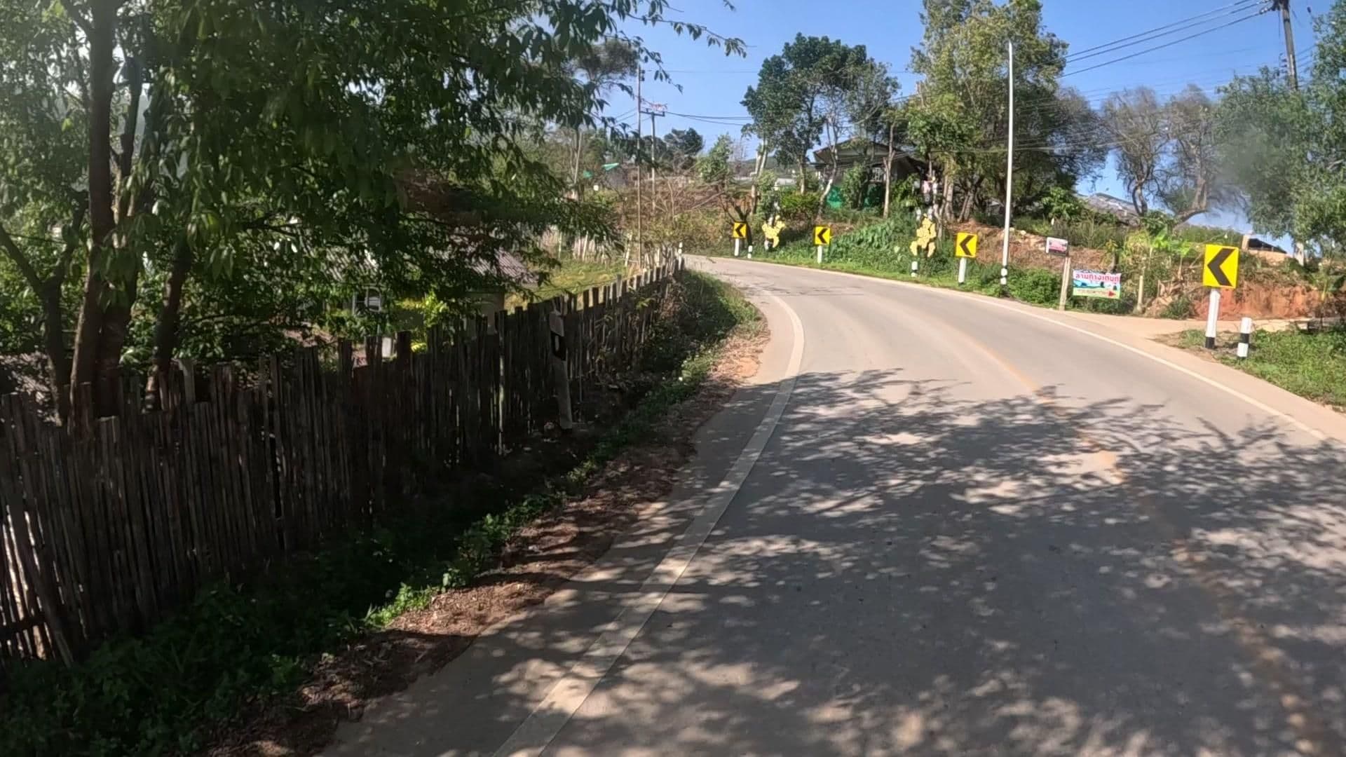 Street view near ลีลาวิว, San Pa Tong — © julcnx (CC BY-SA · Mapillary)
