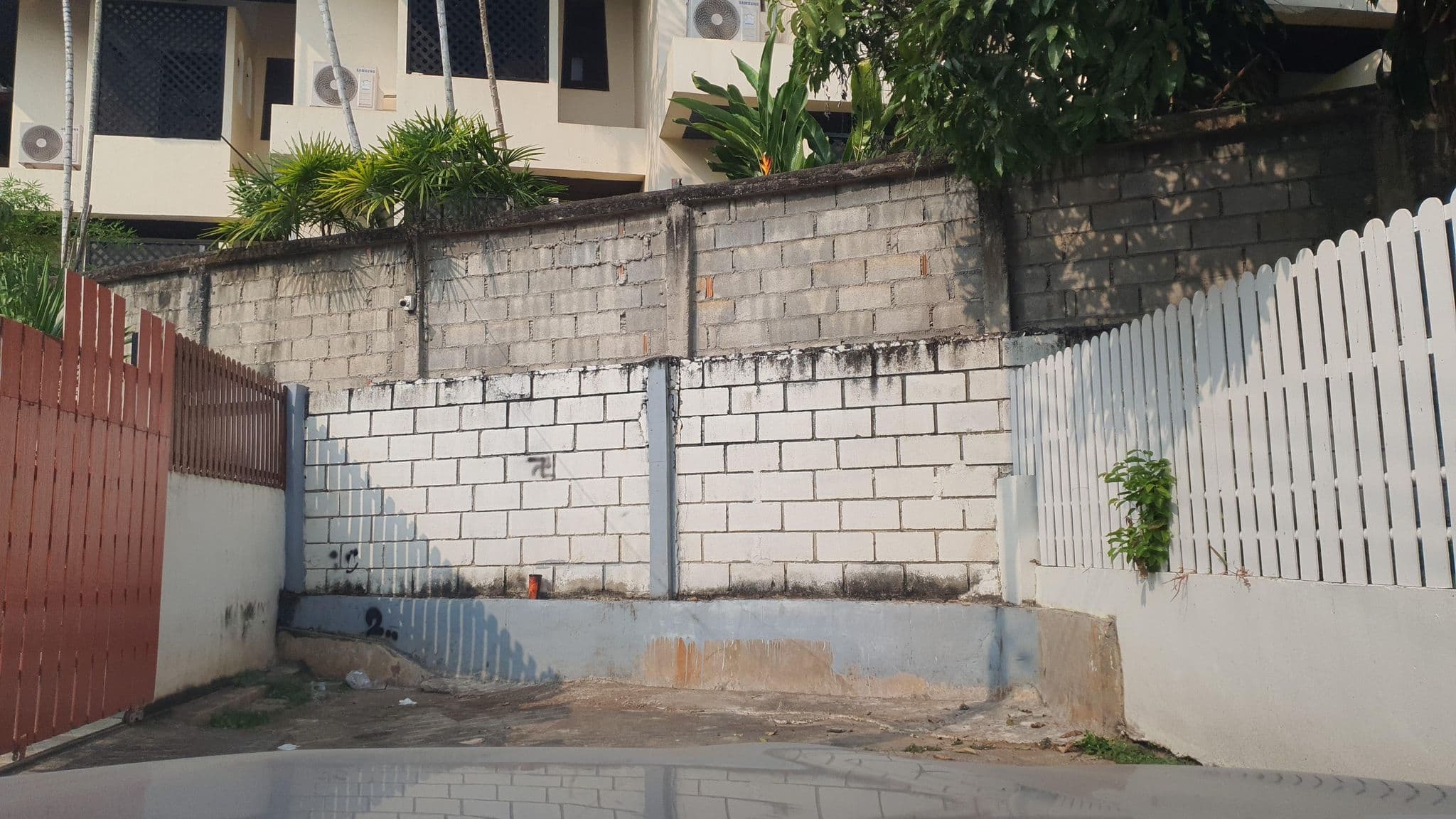 Street view near B2 Ayatana Premier Resort, Chiang Mai — © jrcarlsen (CC BY-SA · Mapillary)