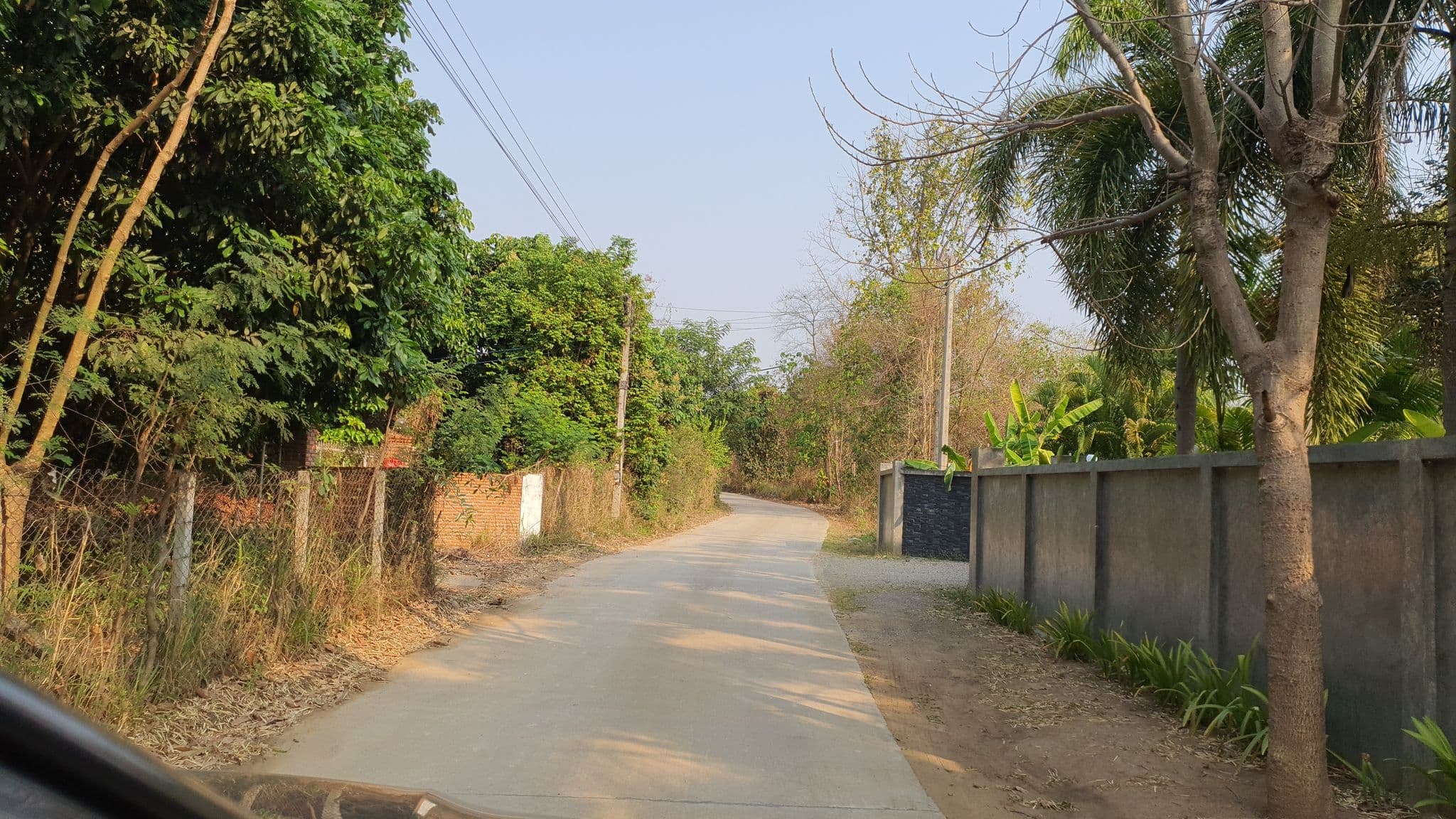 Street view near Sela Hotel, Hang Dong — © jrcarlsen (CC BY-SA · Mapillary)