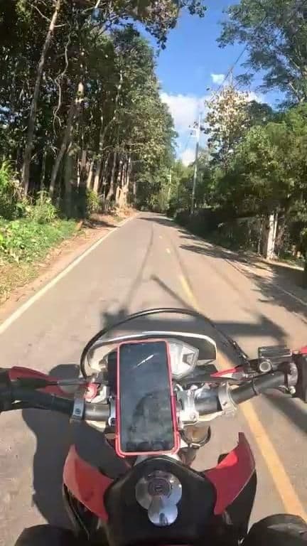 Street view near บ้านชมไพร, Ban Mae Waen — © julcnx (CC BY-SA · Mapillary)