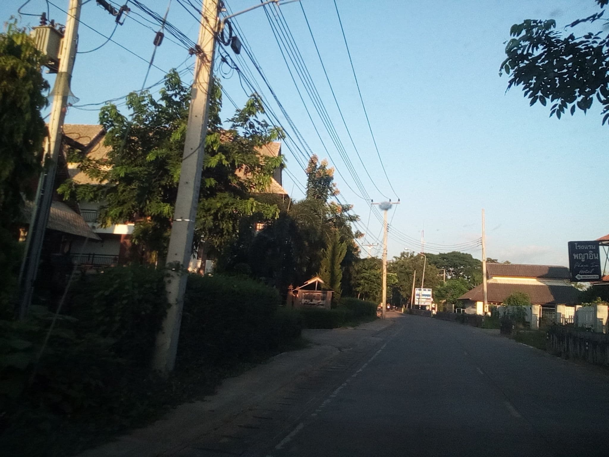 Street view near พญาอิน รีสอร์ท, Lamphun — © kyoko (CC BY-SA · Mapillary)