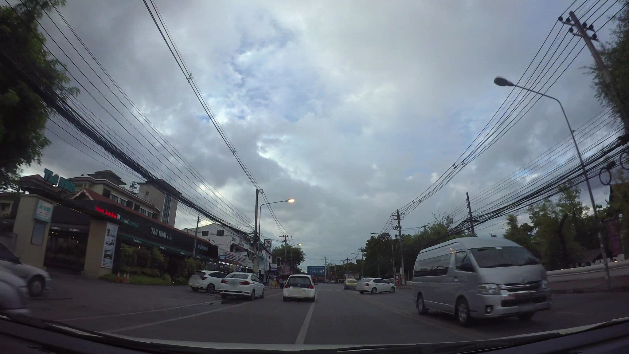 Street view near The Xym Hotel, Chiang Mai — © kaart_3 (CC BY-SA · Mapillary)