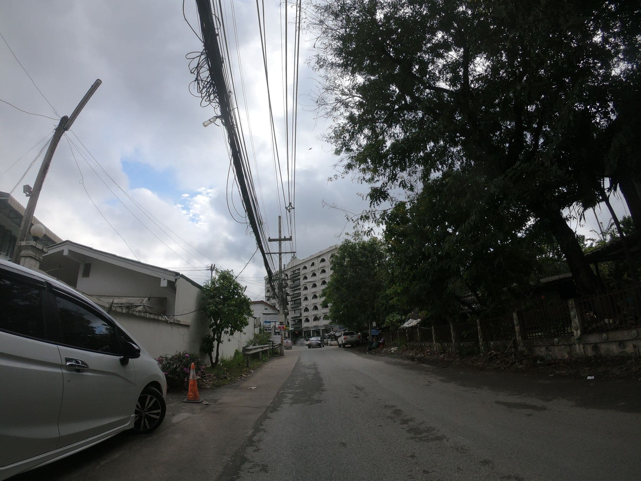 Street view near Uhouse.Chiangmai, Chiang Mai — © chanuwath_grab (CC BY-SA · Mapillary)