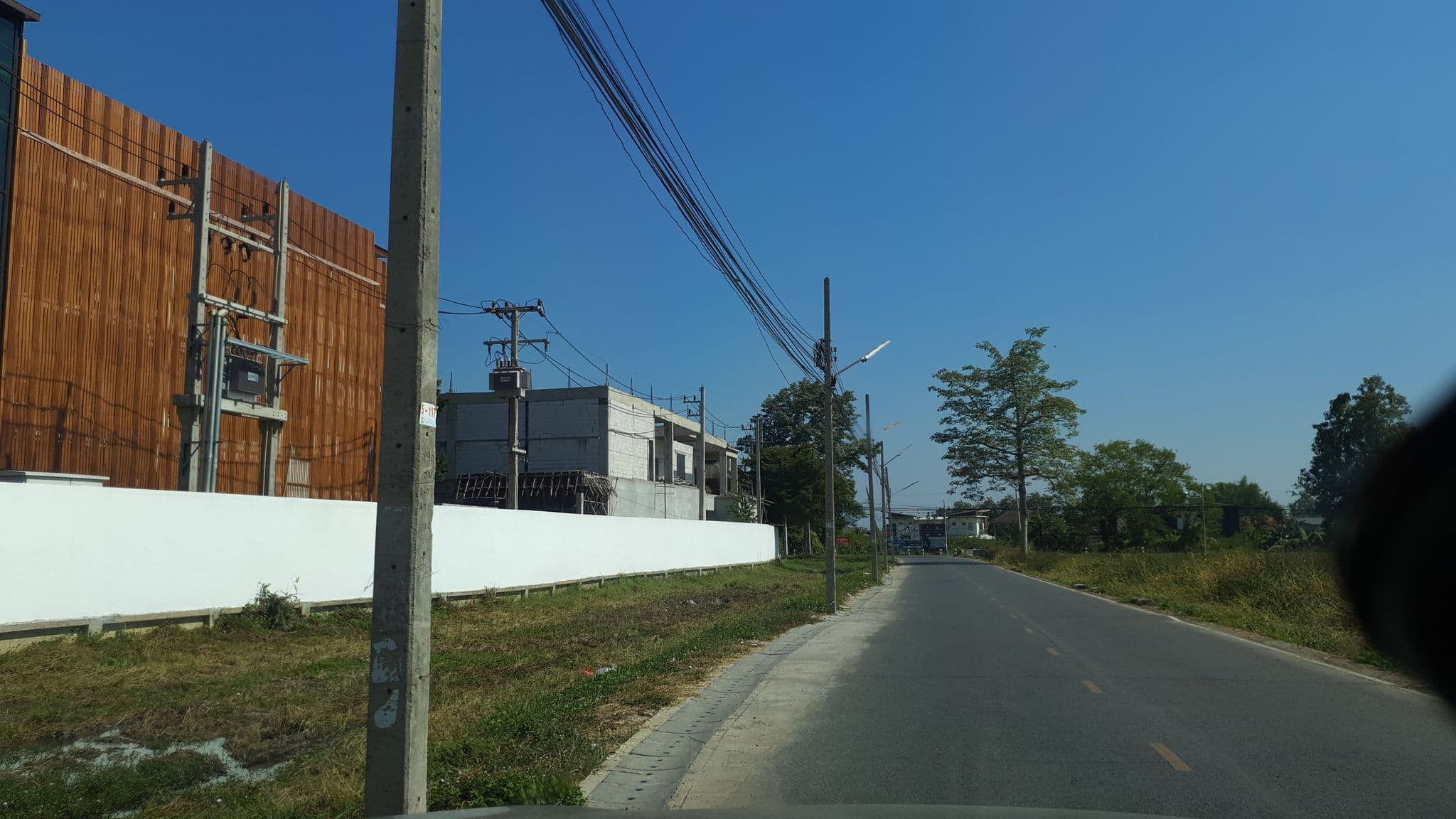 Street view near Pool Suite Chiang Mai, Hang Dong — © jrcarlsen (CC BY-SA · Mapillary)