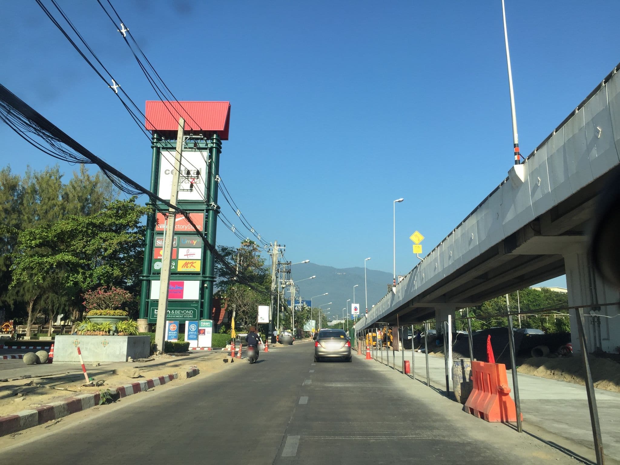 Street view near อัลไพน์กอล์ฟรีสอร์ทเชียงใหม่, Chiang Mai — © kyoko (CC BY-SA · Mapillary)