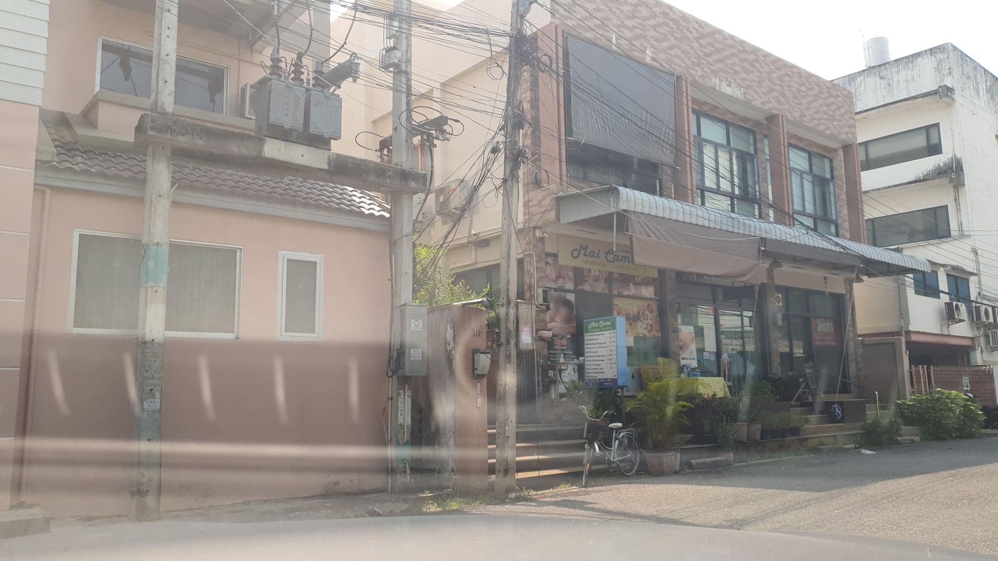 Street view near PeoplePlace Hotel, Chiang Mai — © jrcarlsen (CC BY-SA · Mapillary)