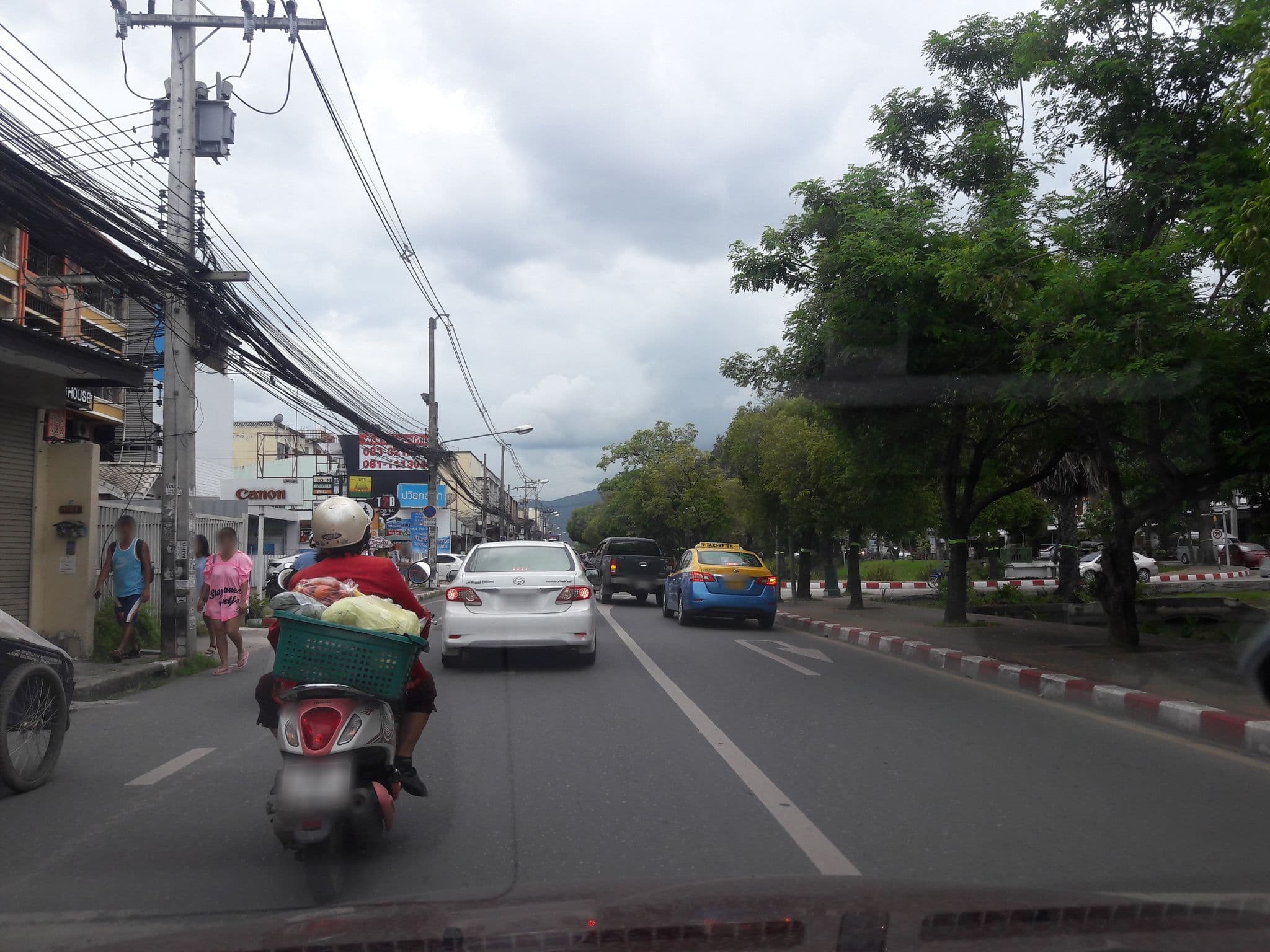 Street view near sleep box cnx 张三疯青旅, Chiang Mai — © ratchaphat (CC BY-SA · Mapillary)