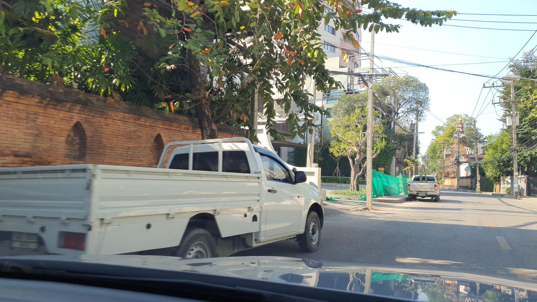 Street view near Ping Nakara Boutique Hotel & Spa (โรงแรมปิงนครา), Chiang Mai — © jrcarlsen (CC BY-SA · Mapillary)