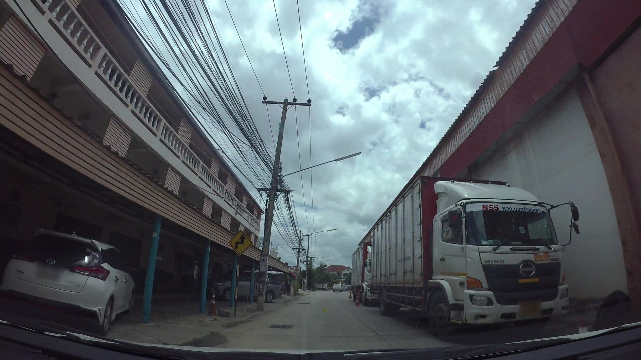 Street view near โรงแรมร่มเย็น (Romyen Inn), Chiang Mai — © kaart_3 (CC BY-SA · Mapillary)