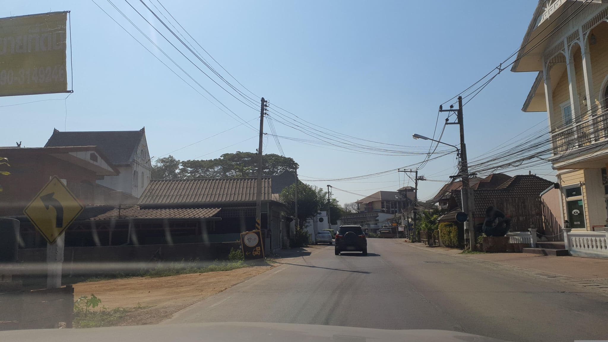 Street view near Athitan Boutique Hotel, Chiang Mai — © jrcarlsen (CC BY-SA · Mapillary)