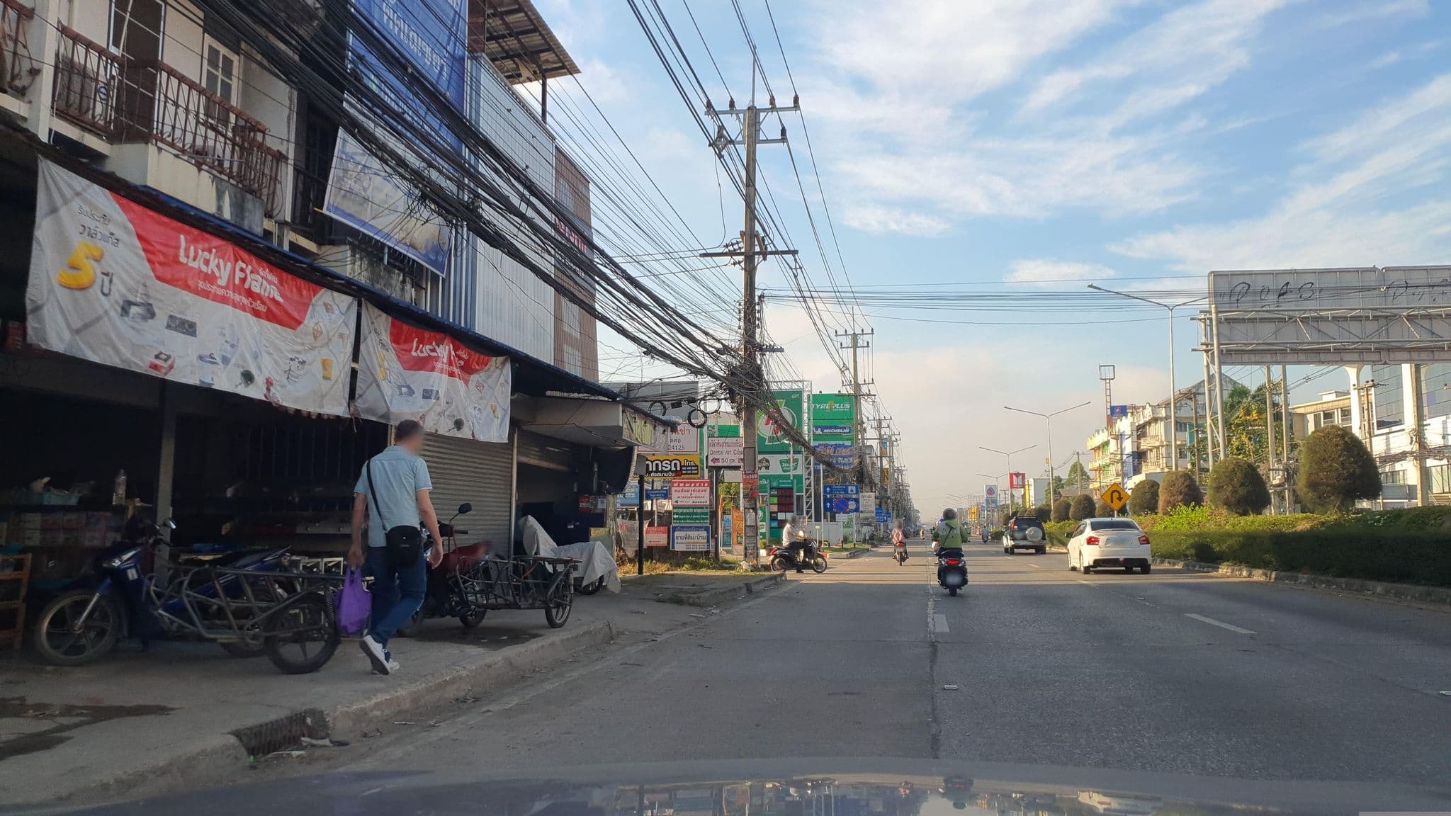 Street view near Bike Sleep Repeat, Chiang Mai — © jrcarlsen (CC BY-SA · Mapillary)