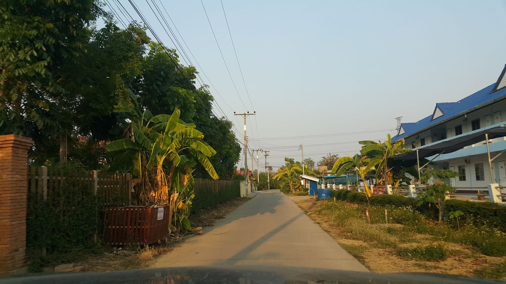 Street view near Cyngam Retreat, Chiang Mai — © jrcarlsen (CC BY-SA · Mapillary)