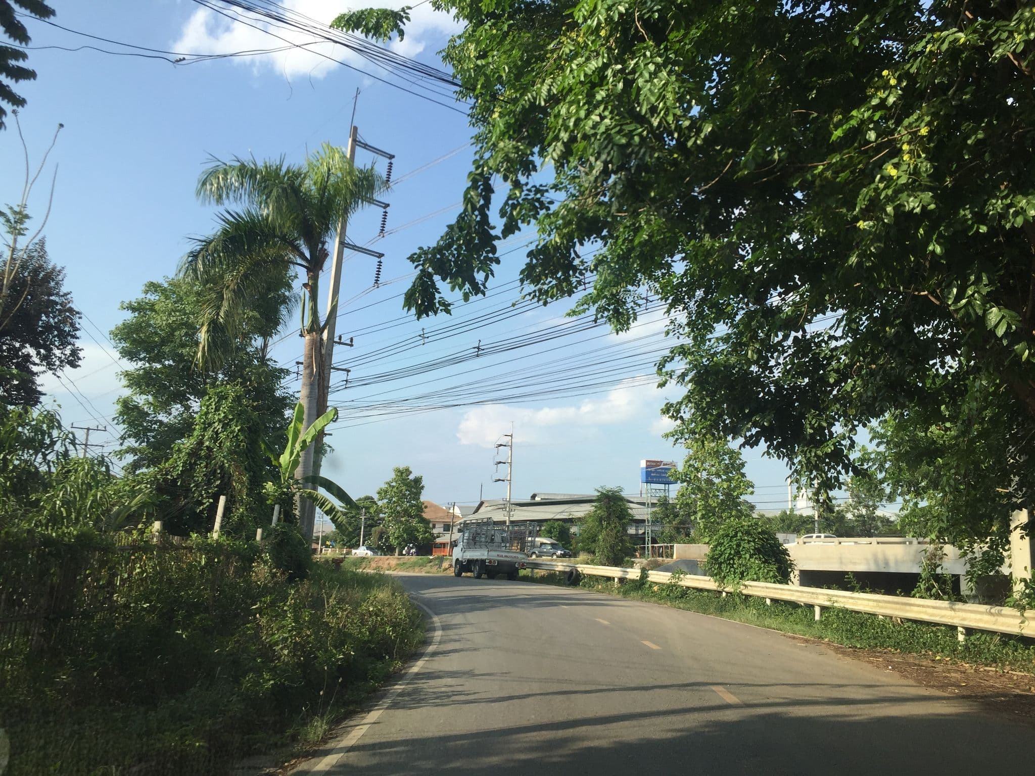 Street view near บ้านสวนกนกกานต์, Lamphun — © kyoko (CC BY-SA · Mapillary)