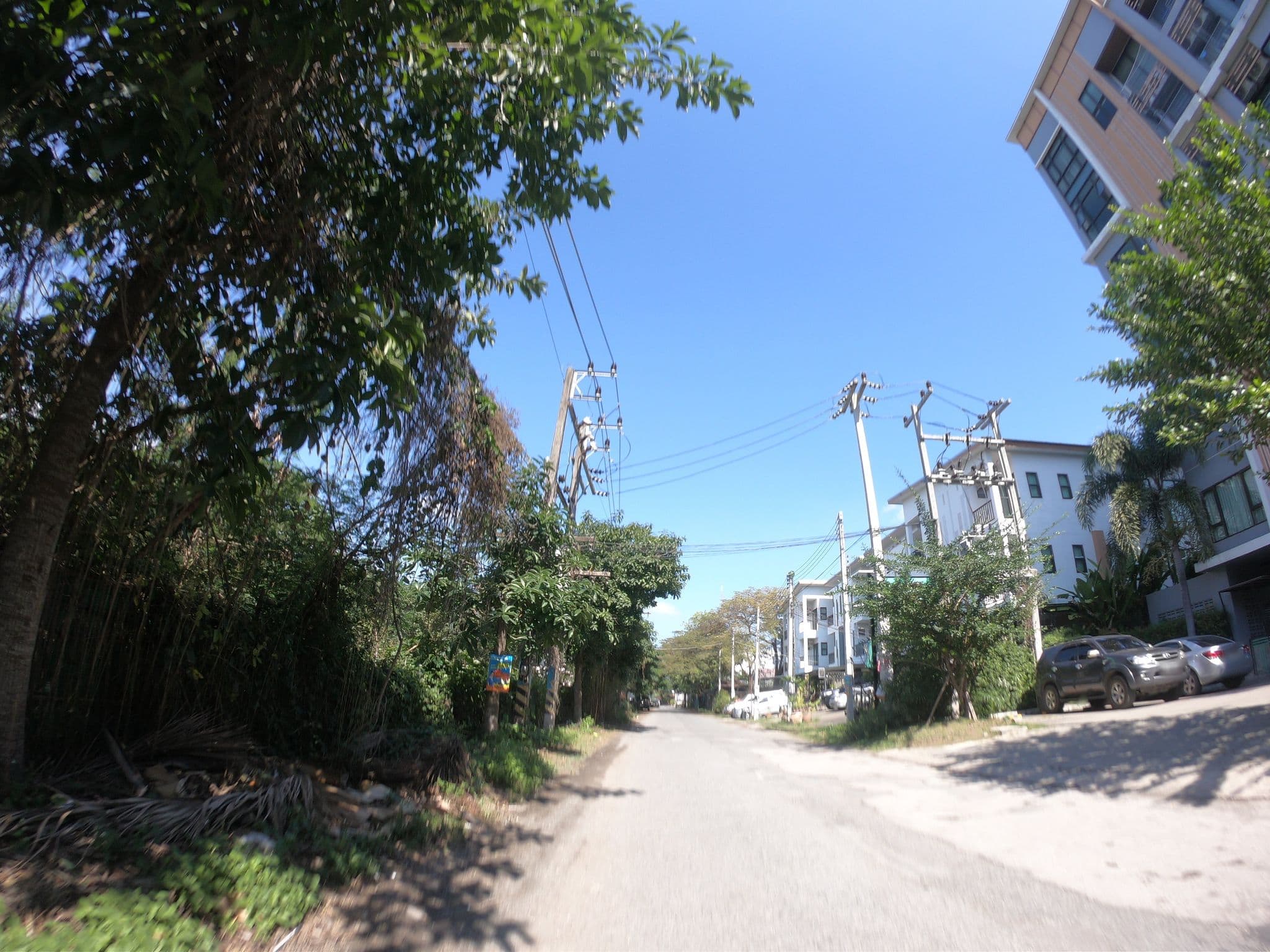 Street view near Tree Retro @Wiangping, Chiang Mai — © chanuwath_grab (CC BY-SA · Mapillary)