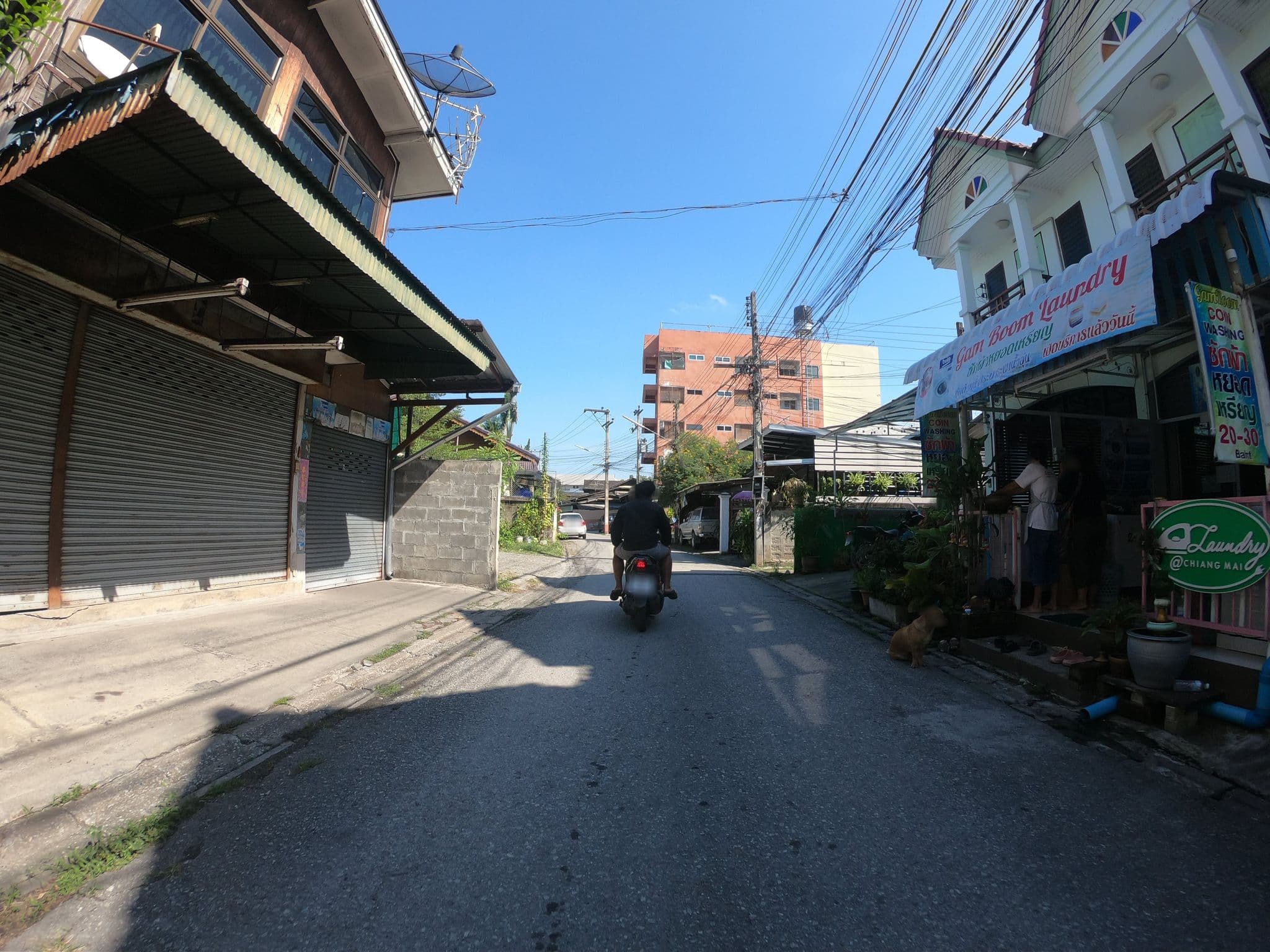 Street view near Ratchiangsaen Flora House, Chiang Mai — © chanuwath_grab (CC BY-SA · Mapillary)