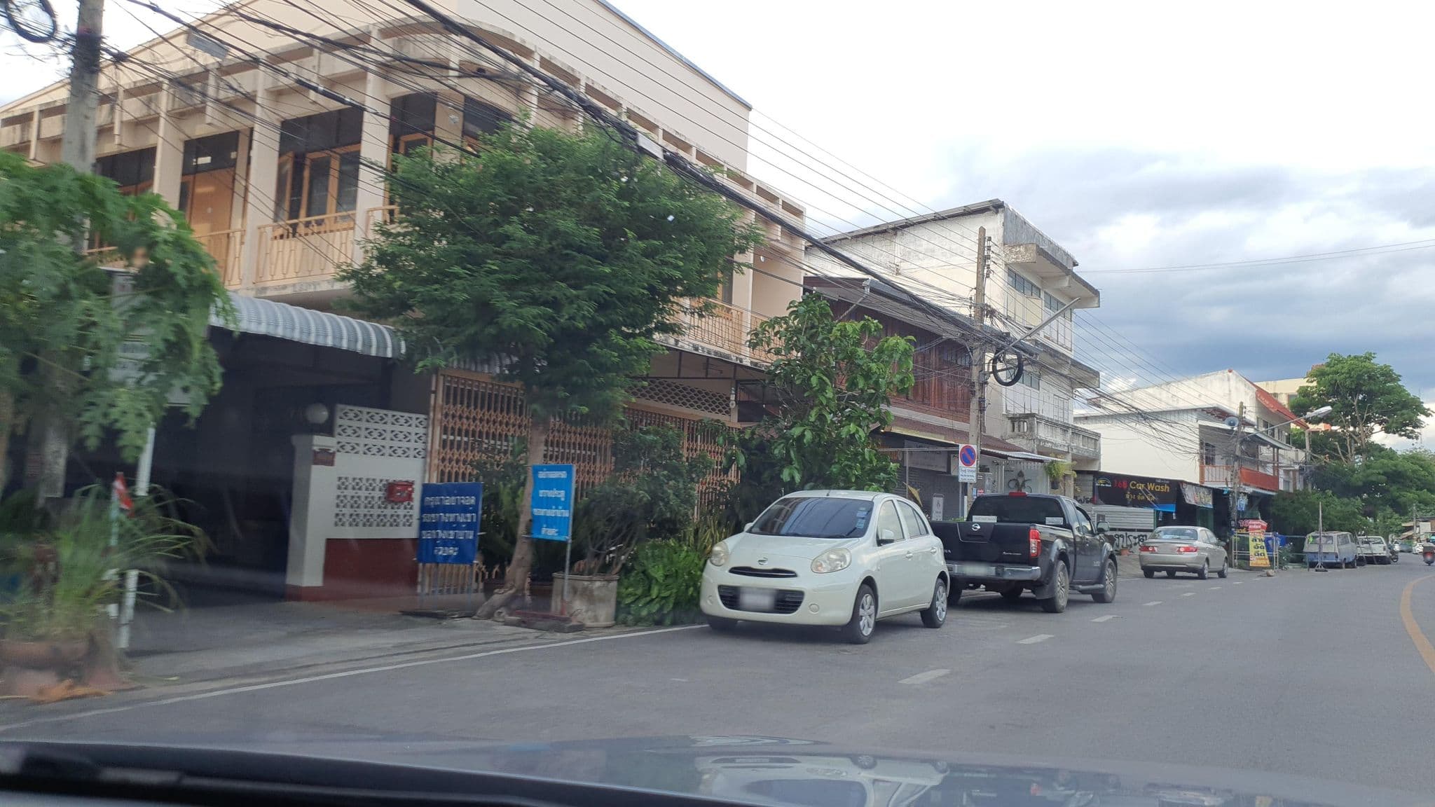 Street view near ZLEEP INN Chiang Mai, Chiang Mai — © jrcarlsen (CC BY-SA · Mapillary)