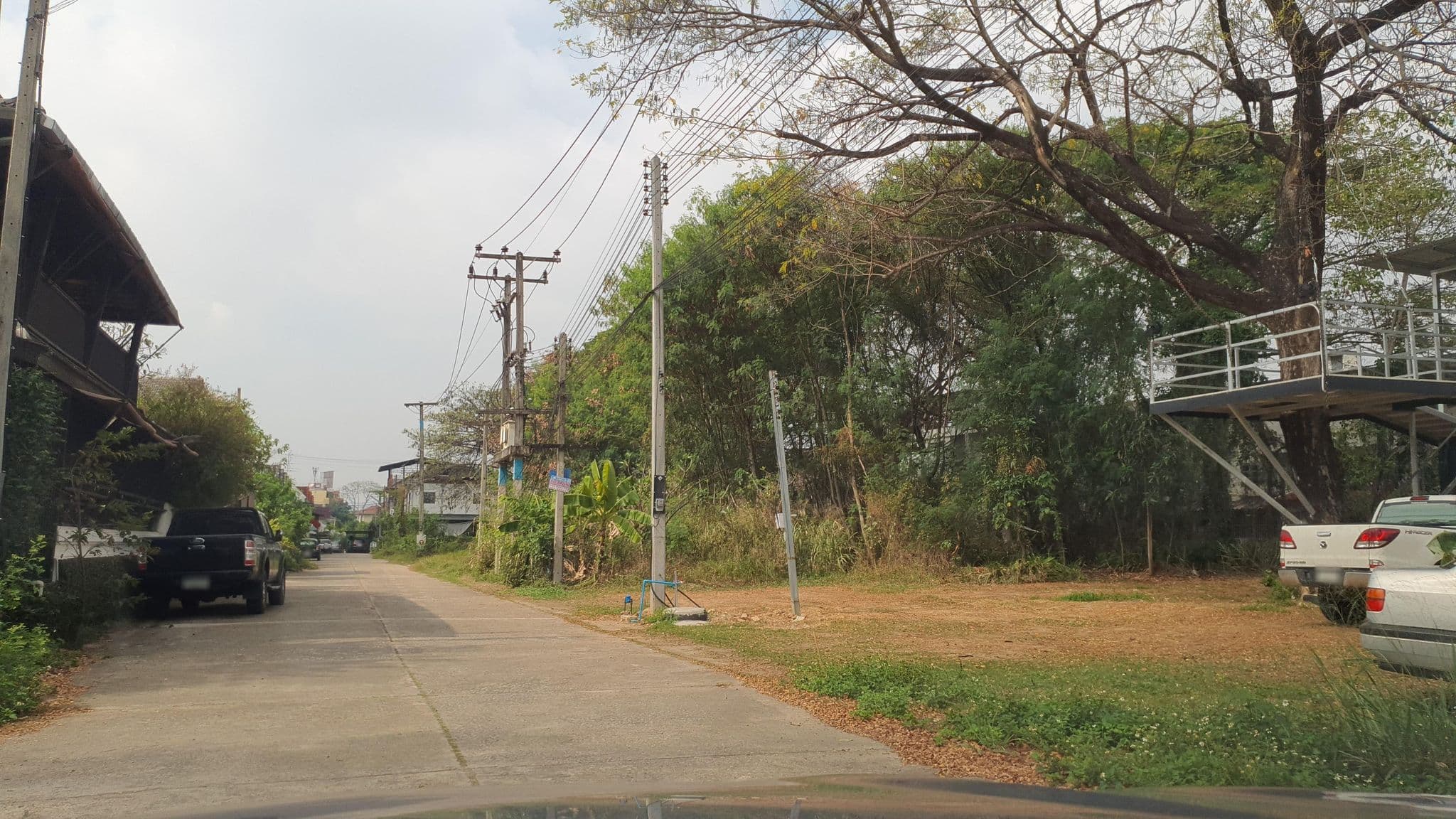 Street view near เวียงช้างคลาน, Chiang Mai — © jrcarlsen (CC BY-SA · Mapillary)