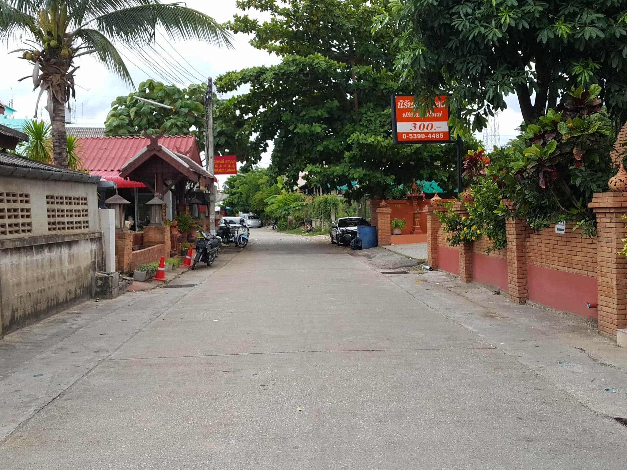 Street view near มาลิวัล, Chiang Mai — © jrcarlsen (CC BY-SA · Mapillary)