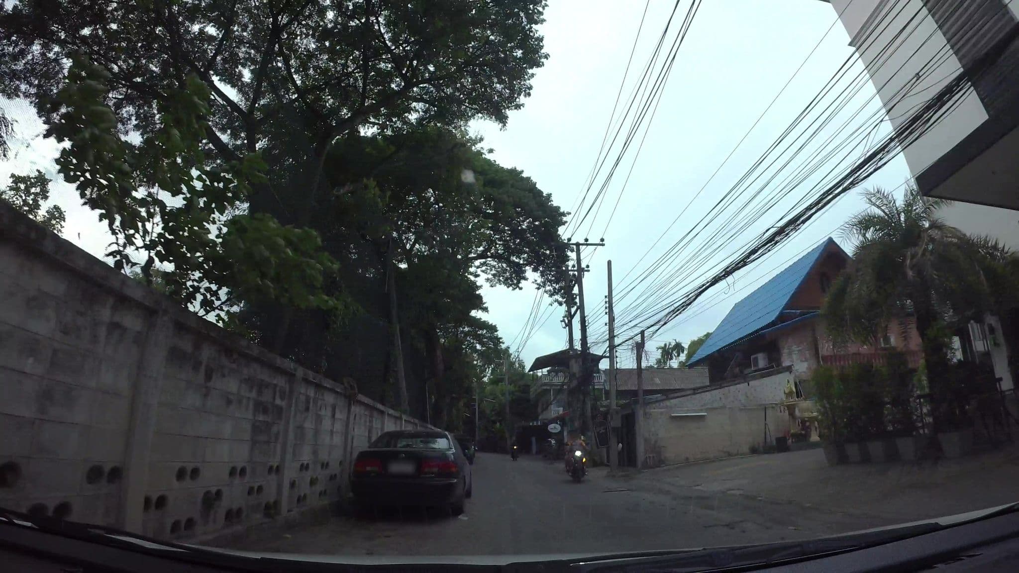 Street view near De Kriya, Chiang Mai — © kaart_3 (CC BY-SA · Mapillary)