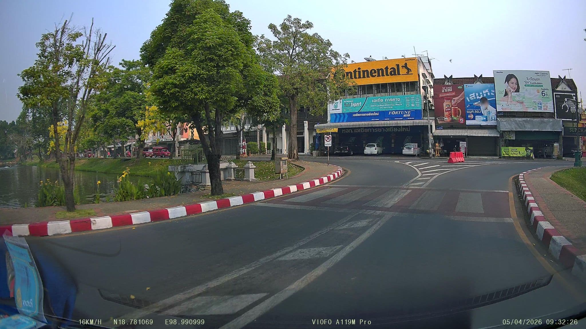 Street view near MoJo House (โมโจ เฮ้าส์), Chiang Mai — © ThailandCambodia (CC BY-SA · Mapillary)