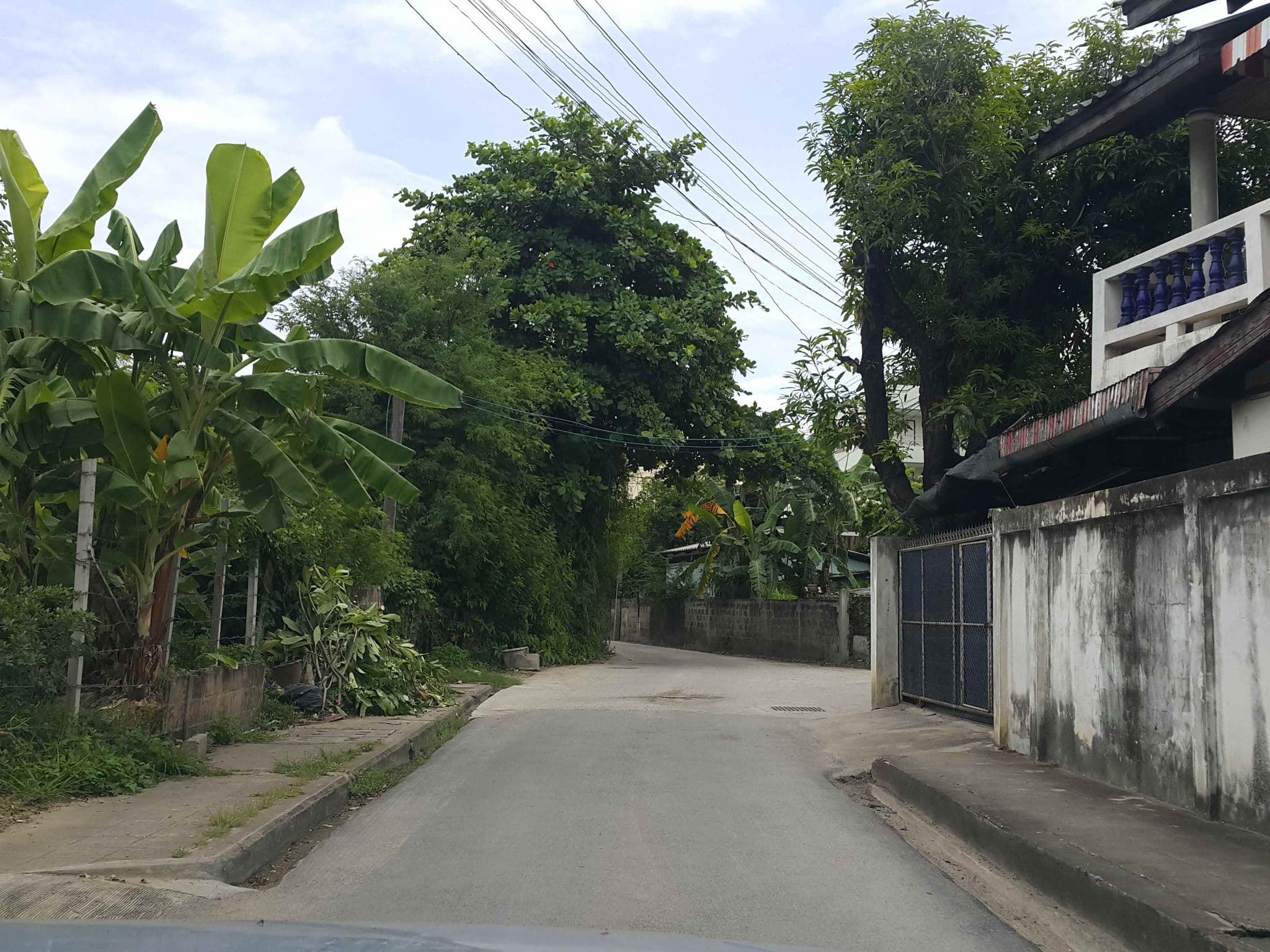 Street view near Asa Hotel, Chiang Mai — © jrcarlsen (CC BY-SA · Mapillary)