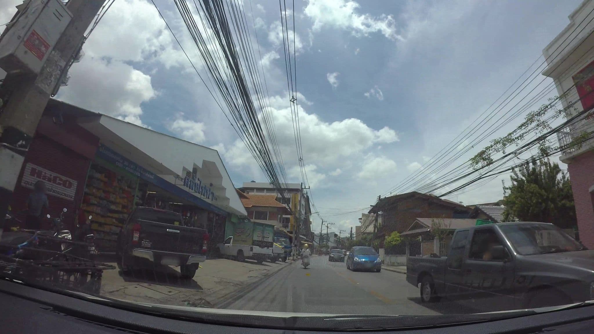 Street view near Nuan Boutique Hotel, Chiang Mai — © kaart_3 (CC BY-SA · Mapillary)