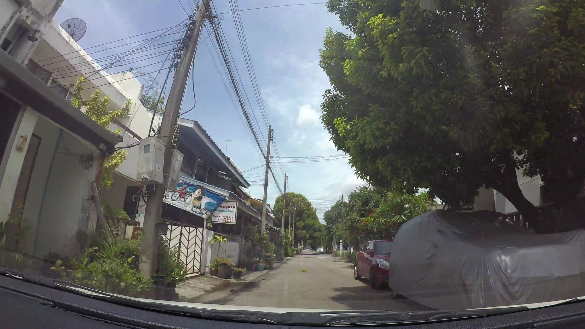 Street view near Golden Inn Hotel, Chiang Mai — © kaart_3 (CC BY-SA · Mapillary)