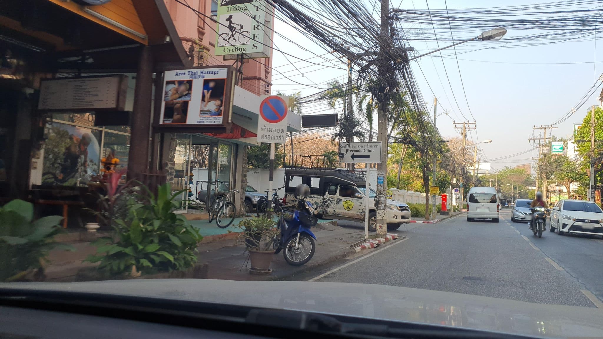 Street view near Lilu Hotel, Chiang Mai — © jrcarlsen (CC BY-SA · Mapillary)