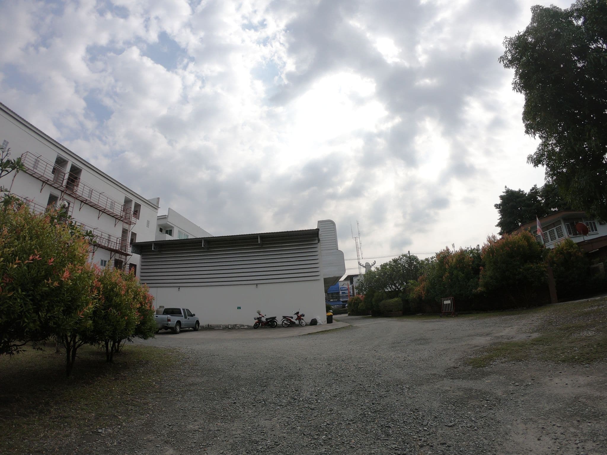 Street view near Baan Airport บ้านแอร์พอร์ท, Chiang Mai — © chanuwath_grab (CC BY-SA · Mapillary)