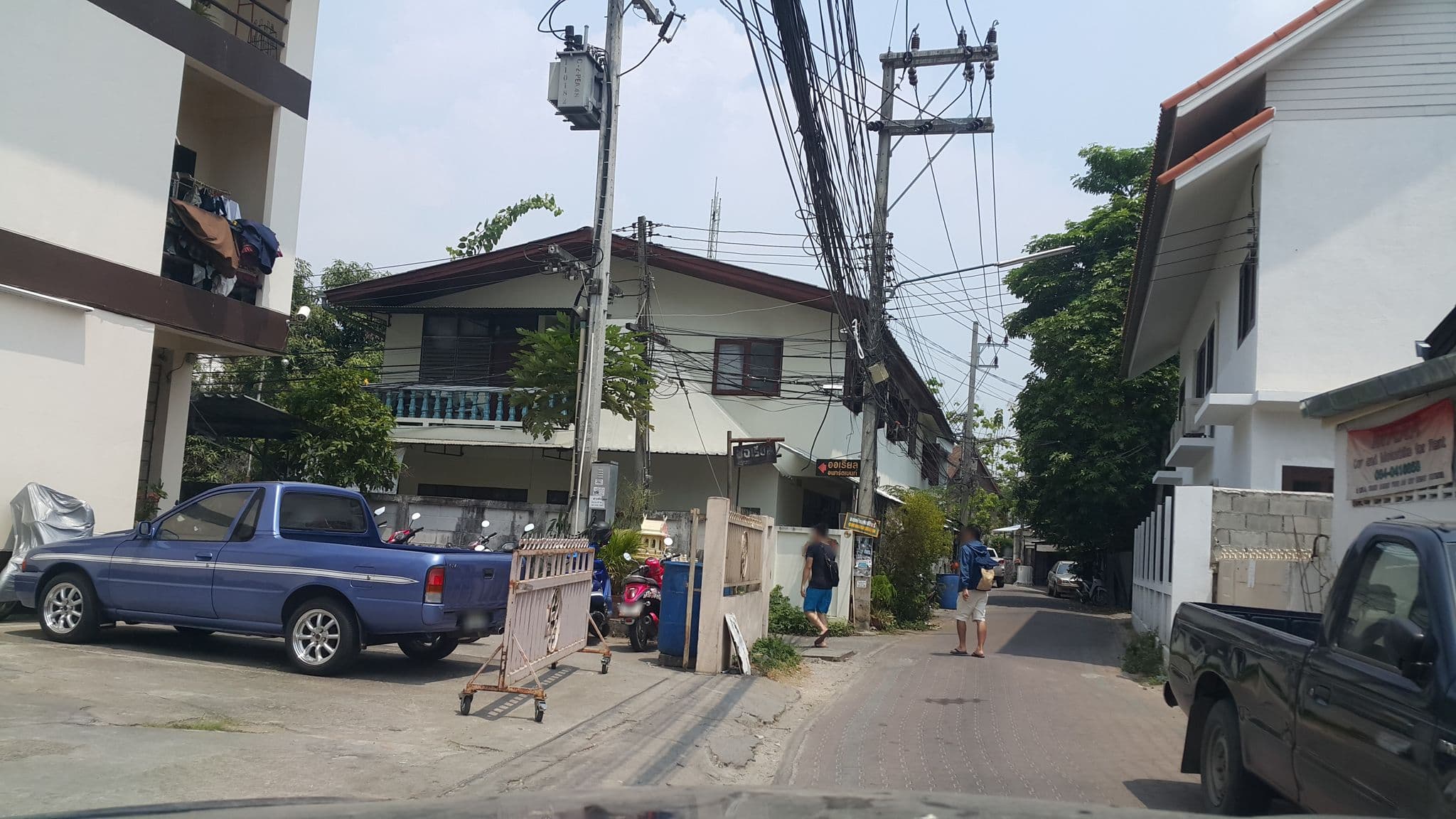 Street view near หอพักแสงจันทร์, Chiang Mai — © jrcarlsen (CC BY-SA · Mapillary)